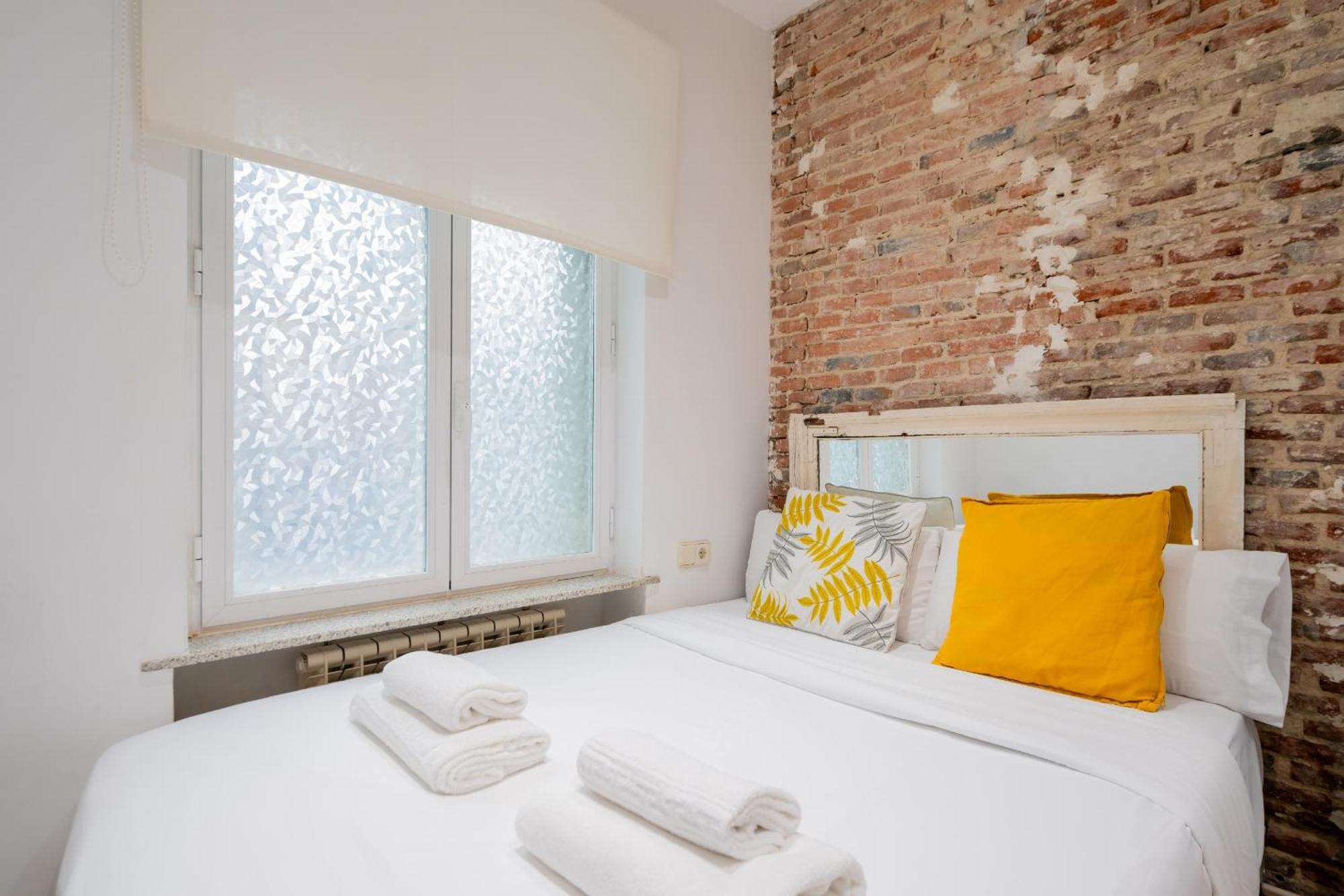 Apartamento En La Plaza De Lavapies Alquiler Temporal Madrid Exterior foto
